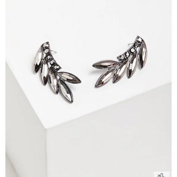 🌟Pick Any 2/$14 Sale Earrings - Picture 1 of 7
